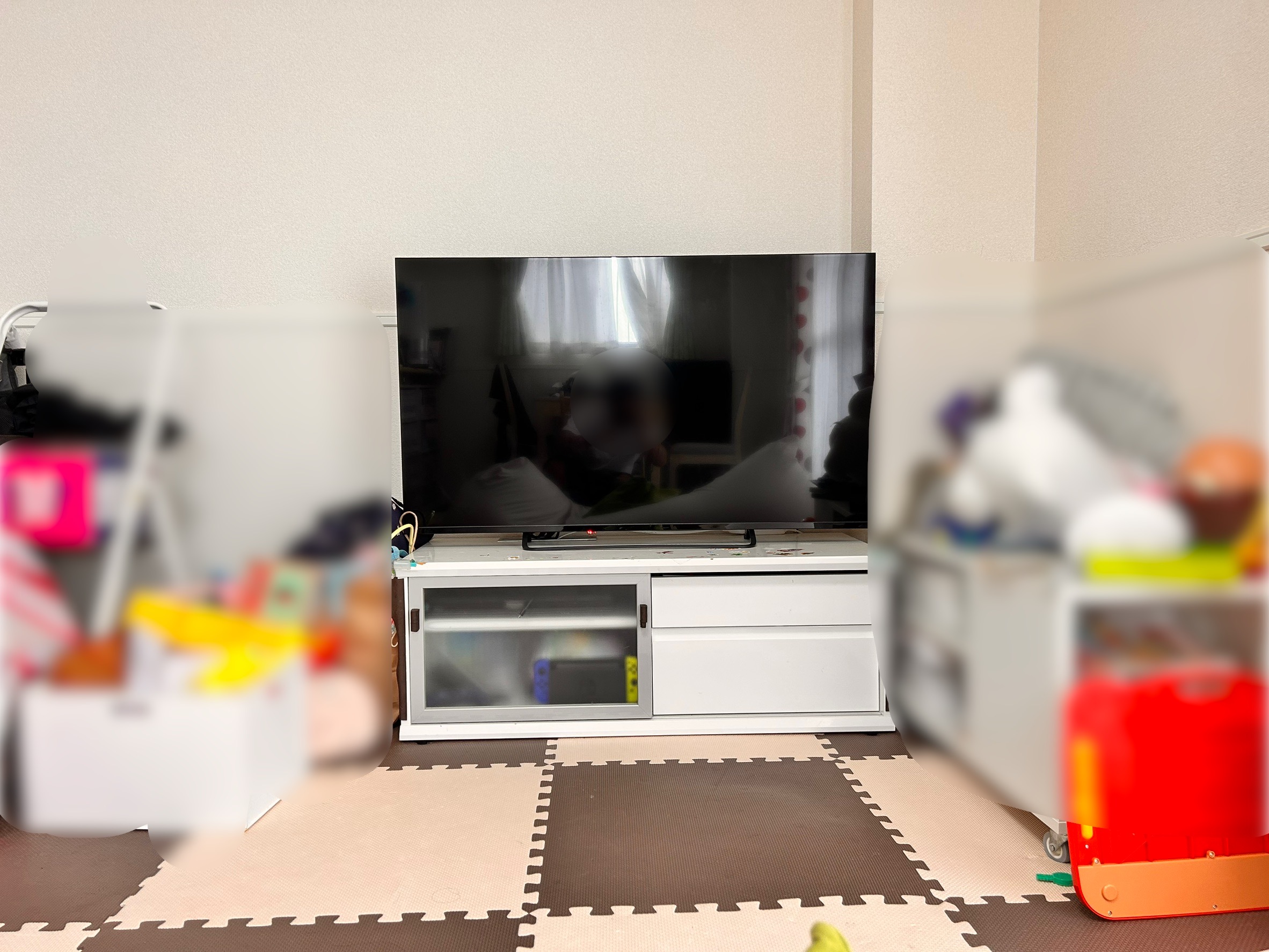 ドンキ TL-E5003UHD 昼間の画面反射・窓の光が映り込んでいる状態